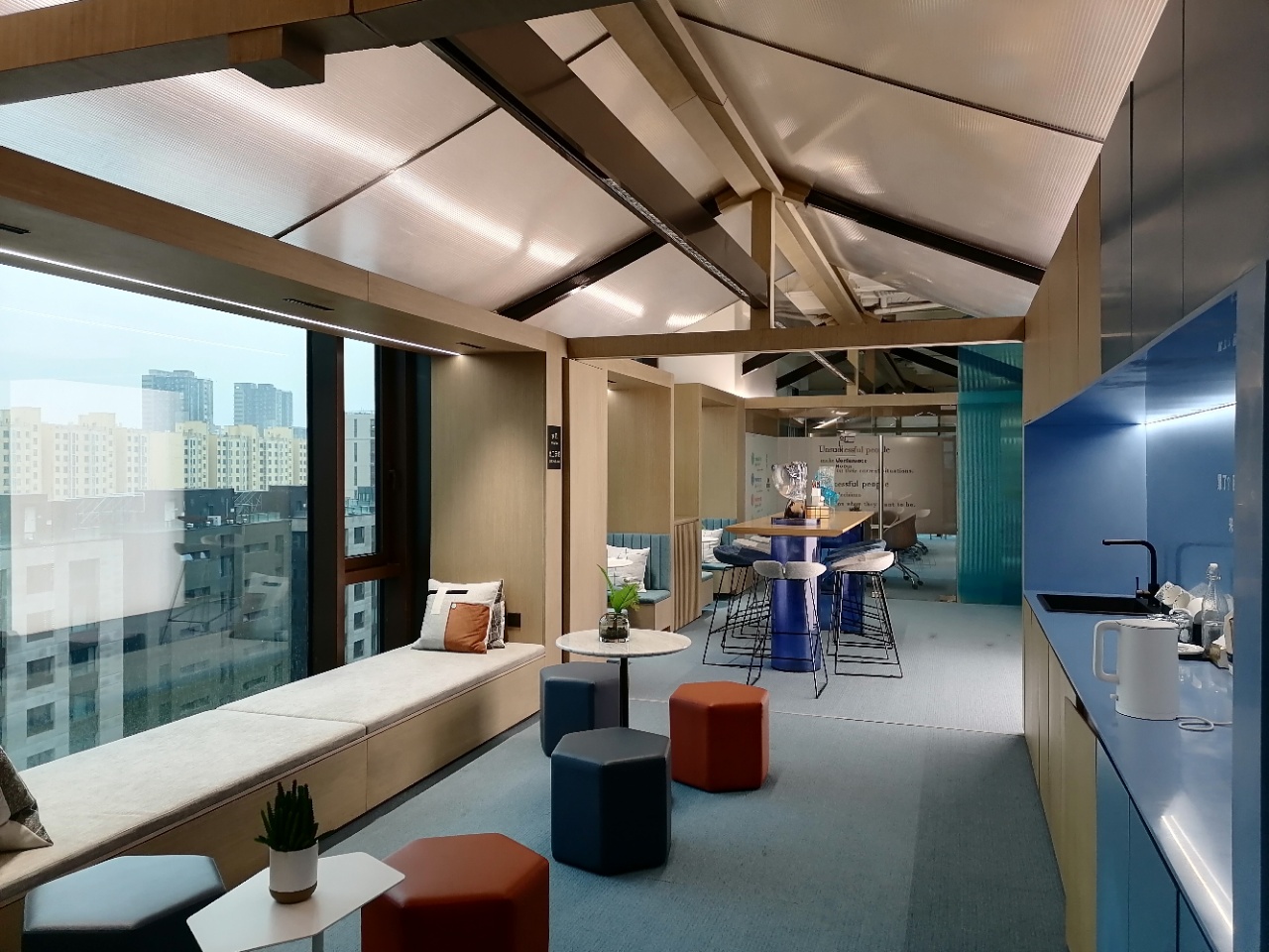 智汇广场出租实拍图1